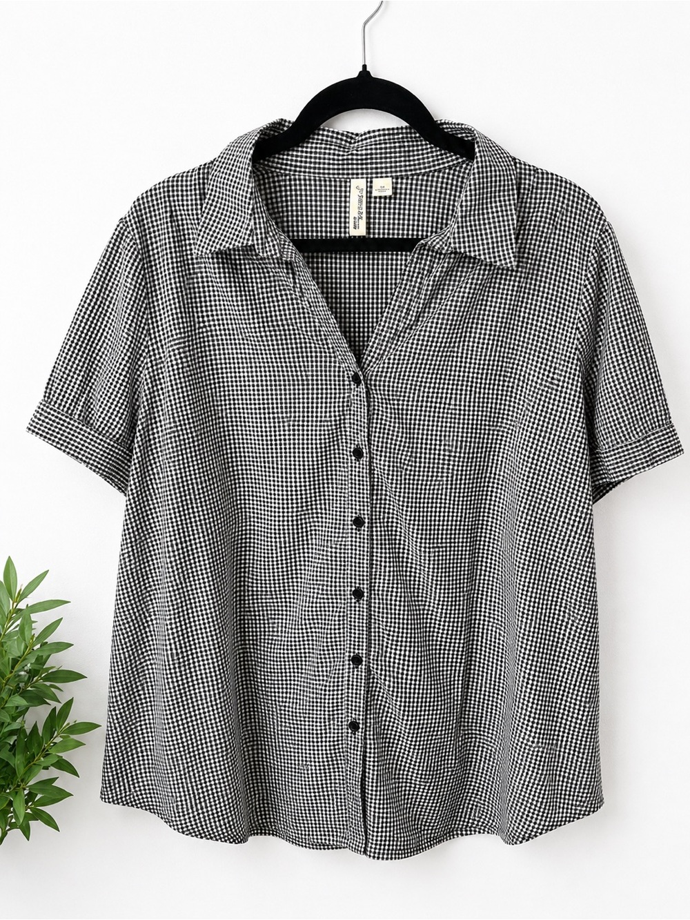 Black & White Gingham Button-Front Short Sleeve Shirt